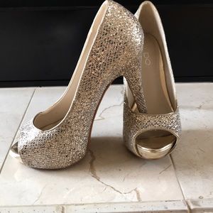ALDO Gold and silver peep toe heels